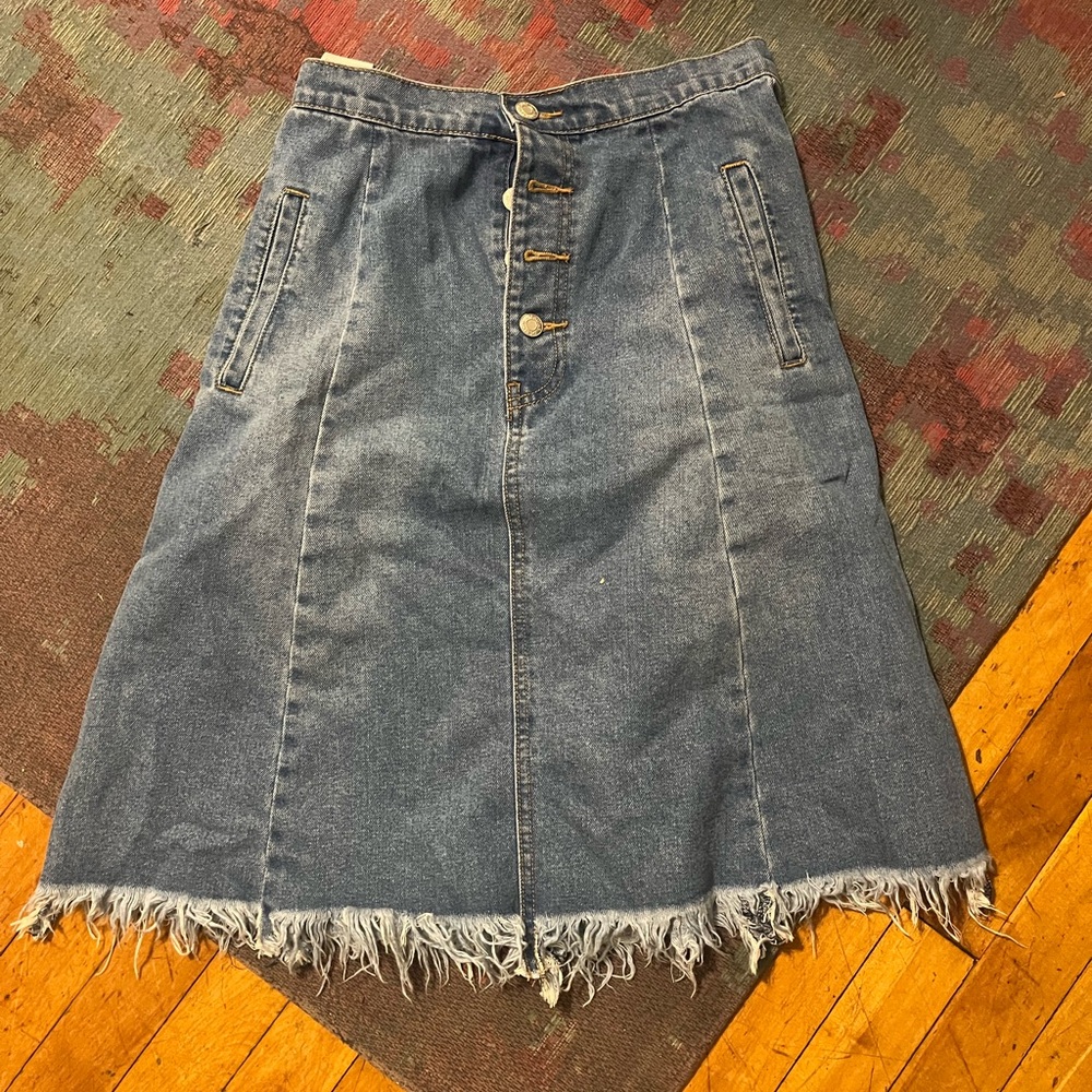 Denim Button-Front Skirt with Frayed Hem